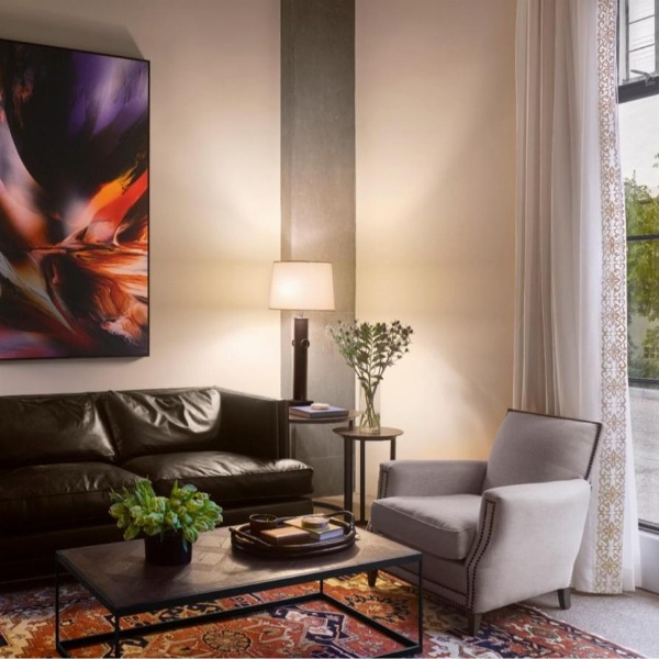 Plaza la Reina Main image